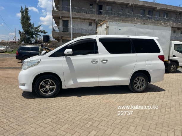 toyota-alphard-big-2