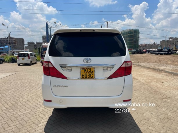 toyota-alphard-big-8