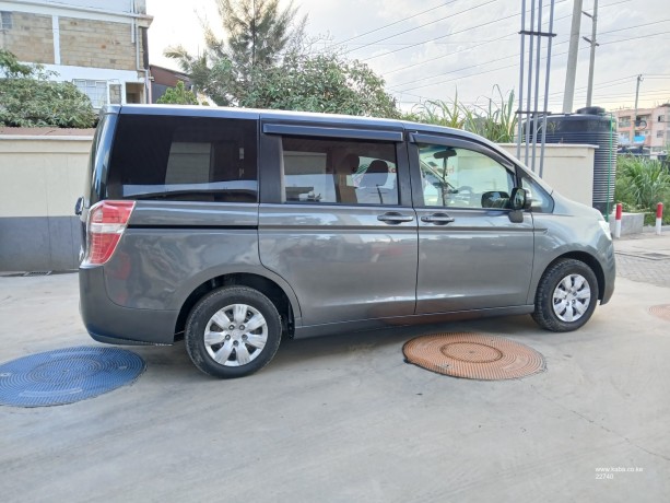 honda-stepwagon-big-3