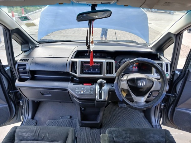 honda-stepwagon-big-1
