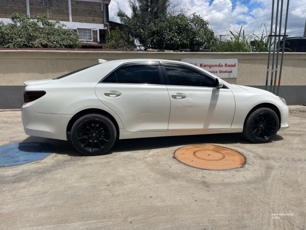 toyota-mark-x-big-8