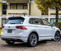 vw-tiguan-r-line-1400cc-petrolkdt-regpearl-white2018-model-headsup-display-power-boot-small-3
