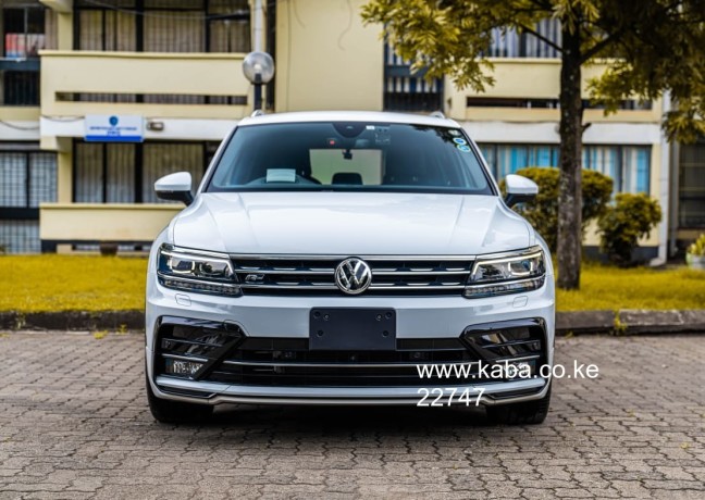 vw-tiguan-r-line-1400cc-petrolkdt-regpearl-white2018-model-headsup-display-power-boot-big-1