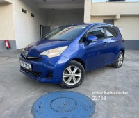 toyota-ractis-small-0