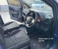 toyota-ractis-small-2