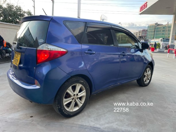toyota-ractis-big-6
