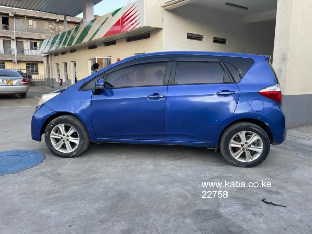 toyota-ractis-big-5