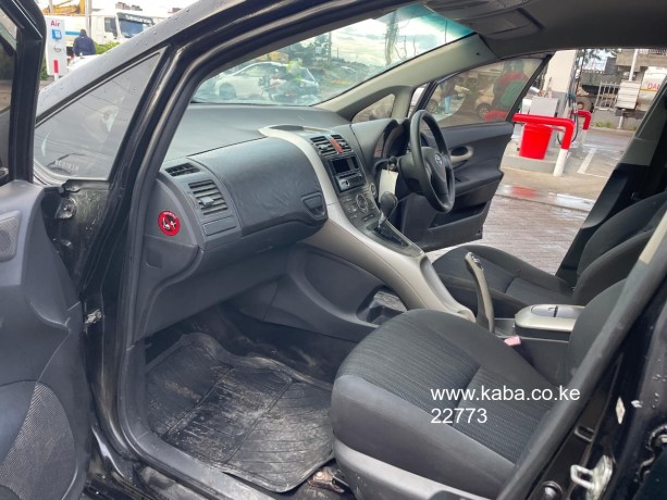 toyota-auris-big-2