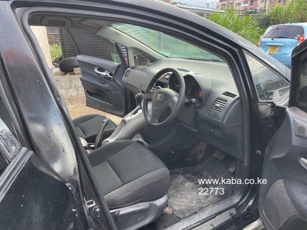 toyota-auris-big-1