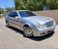 mercedes-benz-e200-small-0