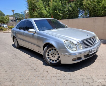 Mercedes Benz E200