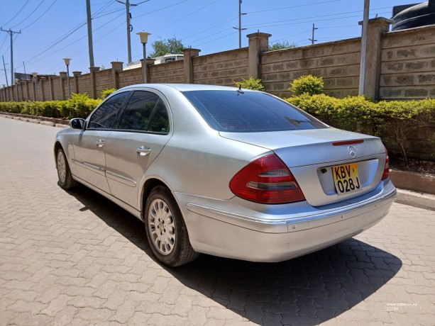 mercedes-benz-e200-big-6