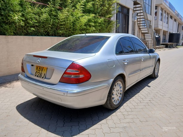 mercedes-benz-e200-big-5