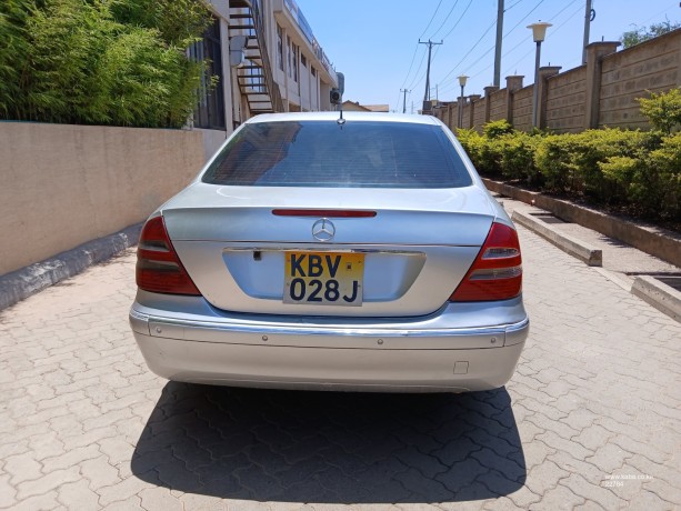 mercedes-benz-e200-big-7