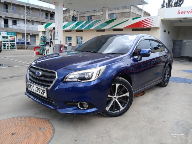 subaru-legacy-bn9-big-1