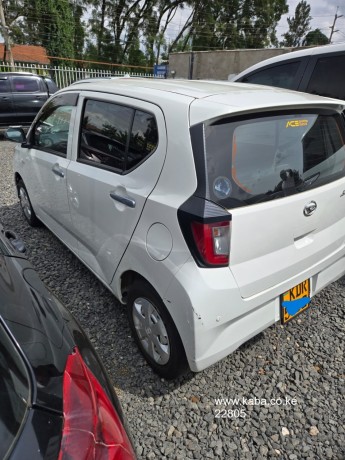 2017-daihatsumira-eis-for-sale-big-5