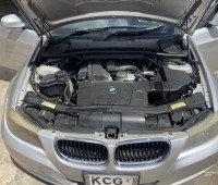 2011-bmw-320i-small-8