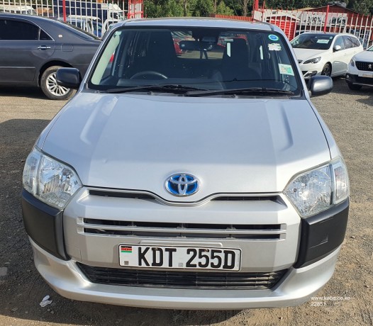 2019-toyota-probox-big-1