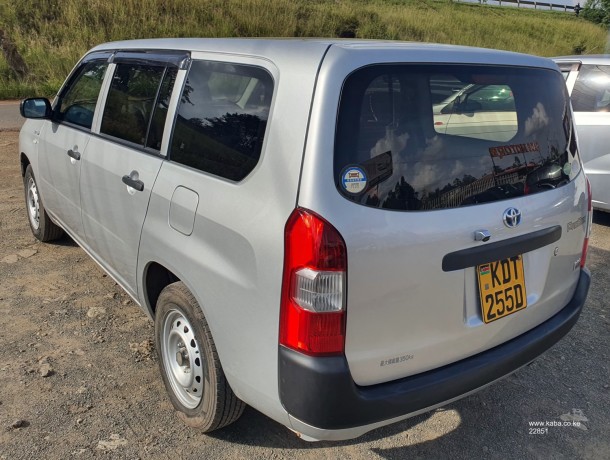 2019-toyota-probox-big-3