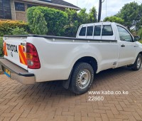 2010-toyota-single-cab-for-sale-small-1