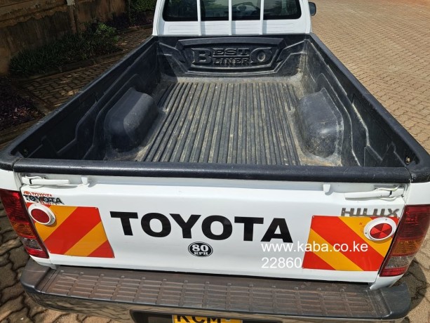 2010-toyota-single-cab-for-sale-big-3