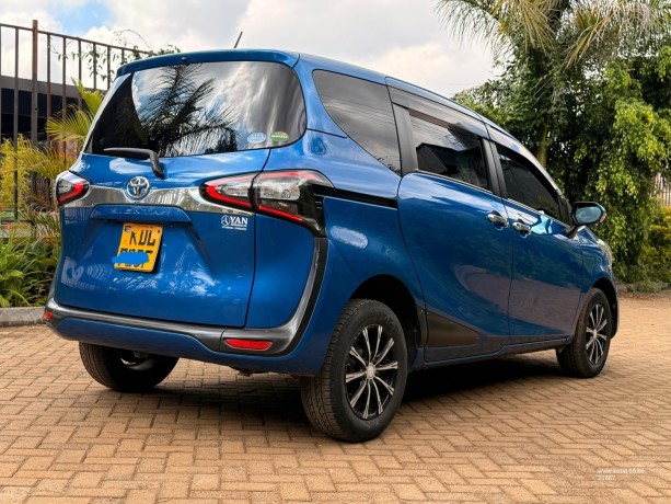2016-toyota-sienta-for-sale-big-6