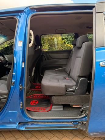 2016-toyota-sienta-for-sale-big-5