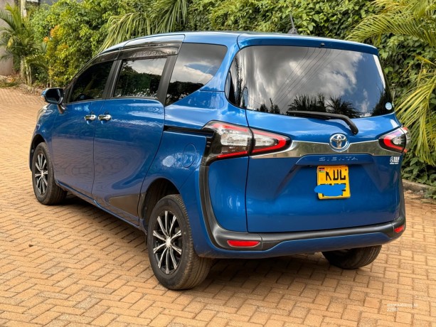 2016-toyota-sienta-for-sale-big-1