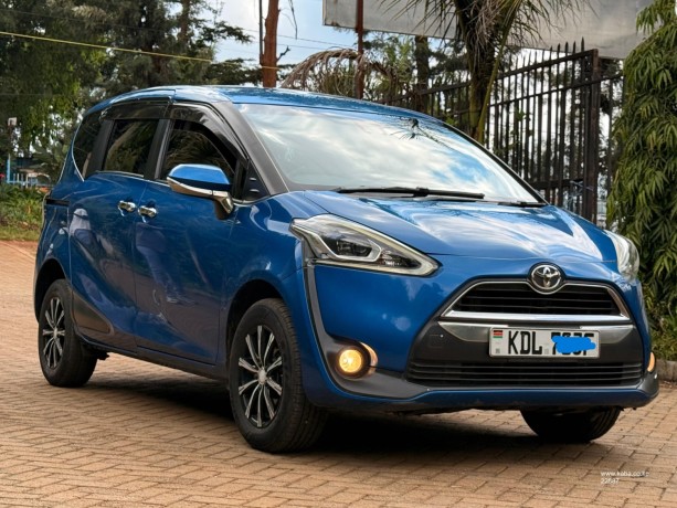 2016-toyota-sienta-for-sale-big-0