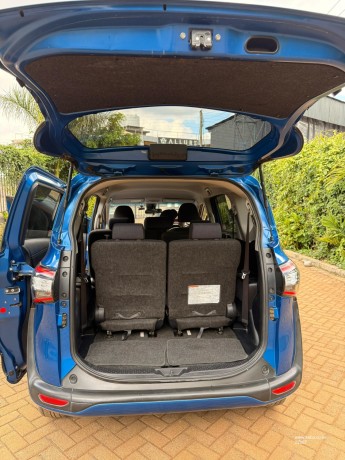 2016-toyota-sienta-for-sale-big-8