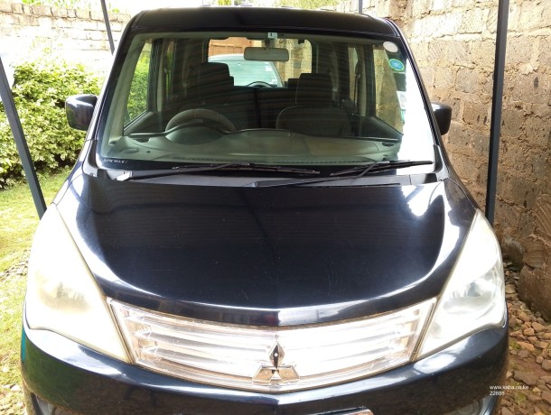 2012-mitsubishi-delica-d2-big-5