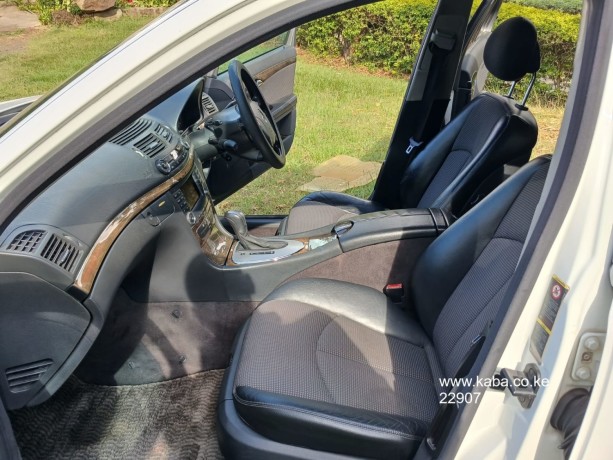 2003-mercedes-benz-e320-series-big-5