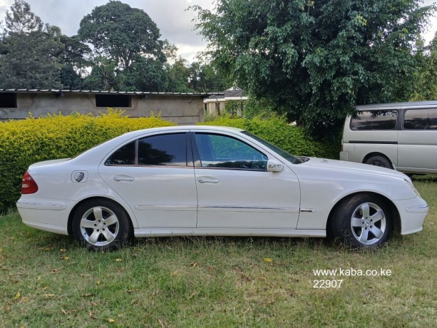 2003-mercedes-benz-e320-series-big-2