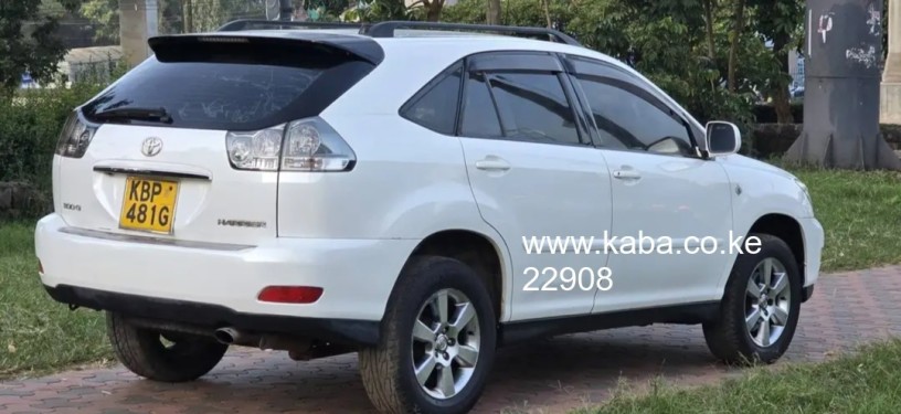 clean-toyota-harrier-all-wheel-drive-big-2