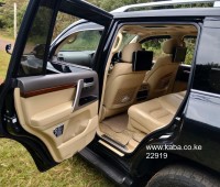 toyota-landcruiser-v8-sahara-small-7