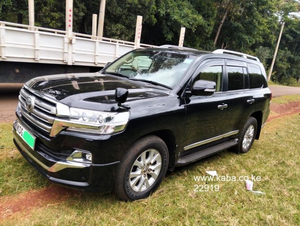 toyota-landcruiser-v8-sahara-big-8