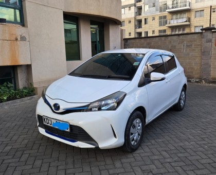 2015 TOYOTA VITZ FOR SALE