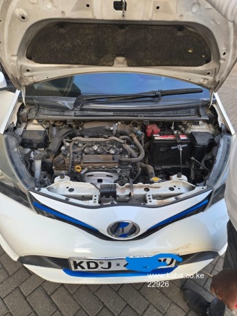 2015-toyota-vitz-for-sale-big-5