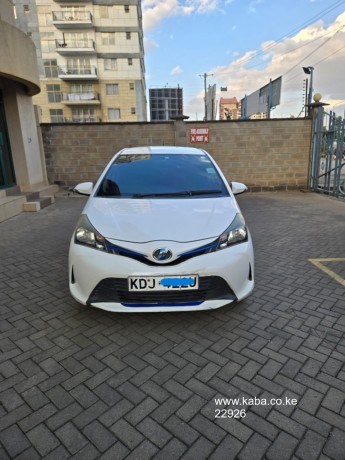 2015-toyota-vitz-for-sale-big-1