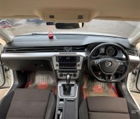 volkswagen-passat-small-3