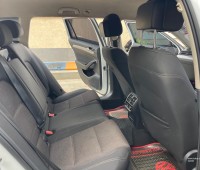 volkswagen-passat-small-4