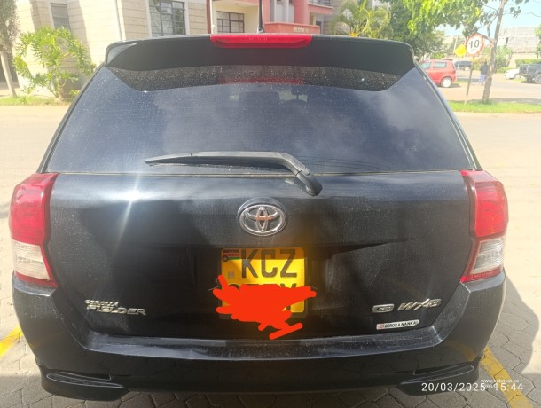 toyota-fielder-wxb-2013-big-1
