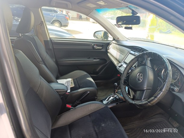 toyota-fielder-wxb-2013-big-4