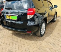 clean-well-maintained-toyota-vanguard-up-for-sale-small-0