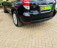 clean-well-maintained-toyota-vanguard-up-for-sale-small-3
