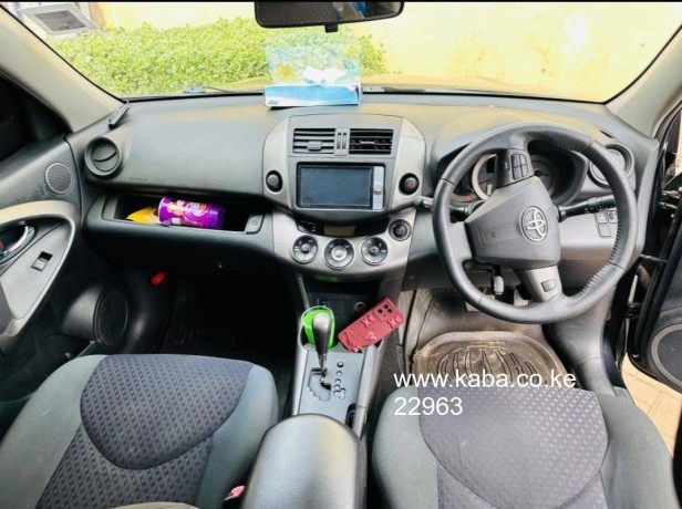 clean-well-maintained-toyota-vanguard-up-for-sale-big-8