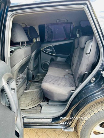 clean-well-maintained-toyota-vanguard-up-for-sale-big-5