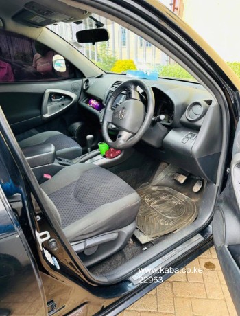 clean-well-maintained-toyota-vanguard-up-for-sale-big-7