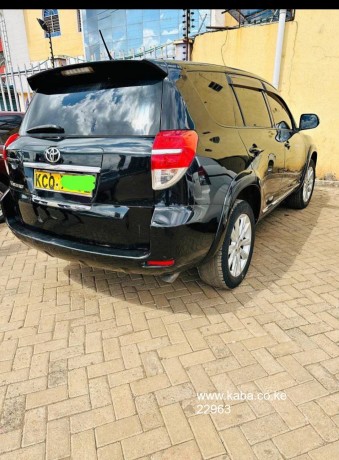 clean-well-maintained-toyota-vanguard-up-for-sale-big-0
