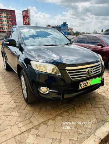 clean-well-maintained-toyota-vanguard-up-for-sale-big-4